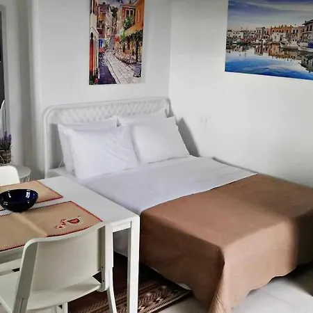 Dreamy White House For 3 Persons At Lefkes Apartment